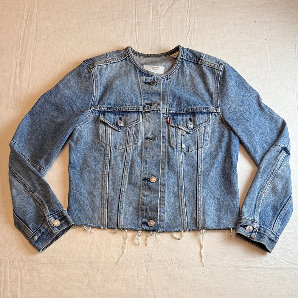 Levi's Altered Trucker Classic Blue Crewneck Denim Jacket Distressed Hem Size S